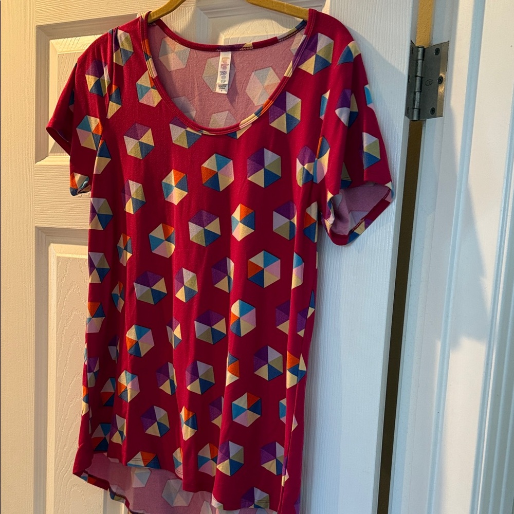 LuLaRoe Geometric Patterned Classic Tee, leggings material